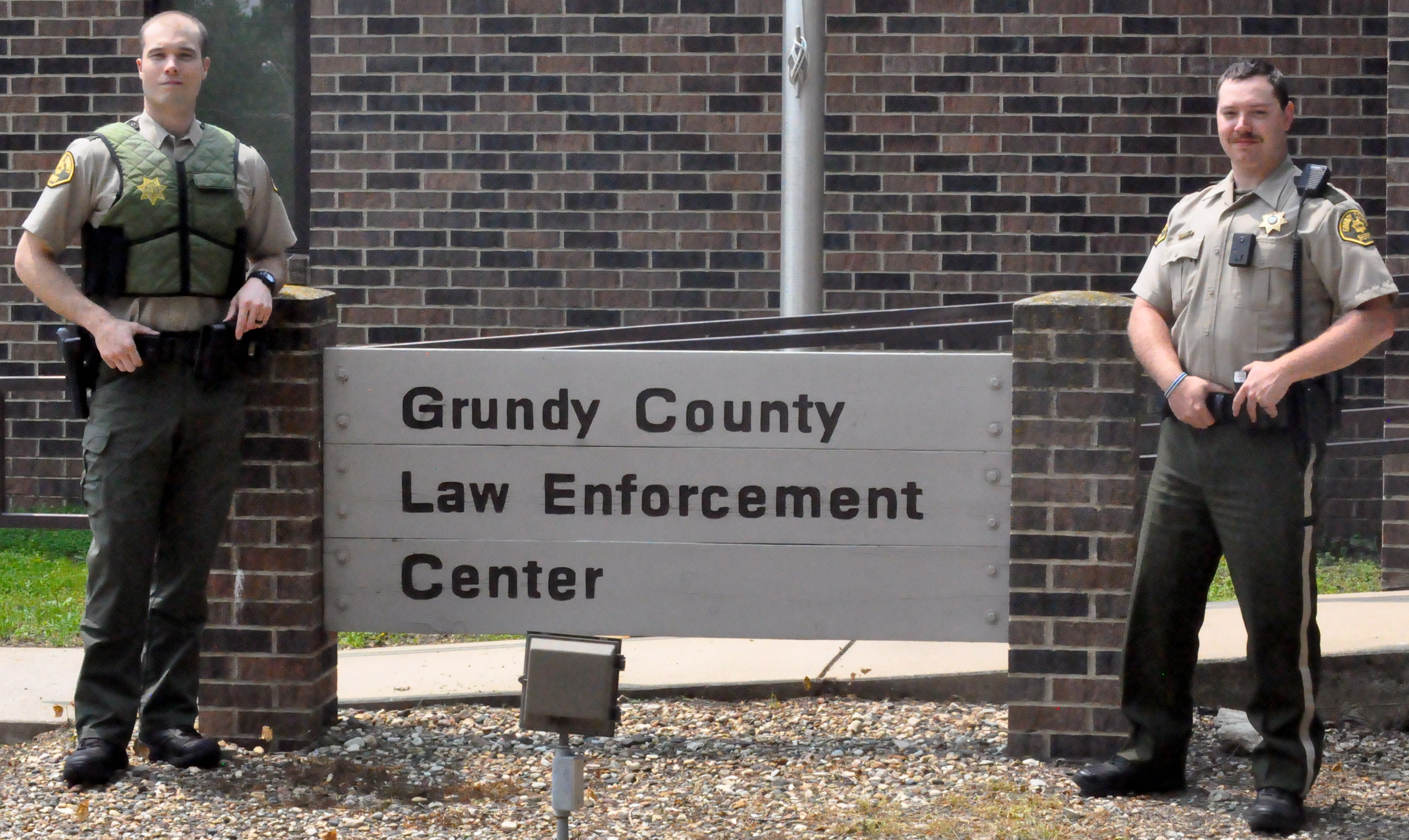 Sheriff's office welcomes two new deputies | The Grundy Register