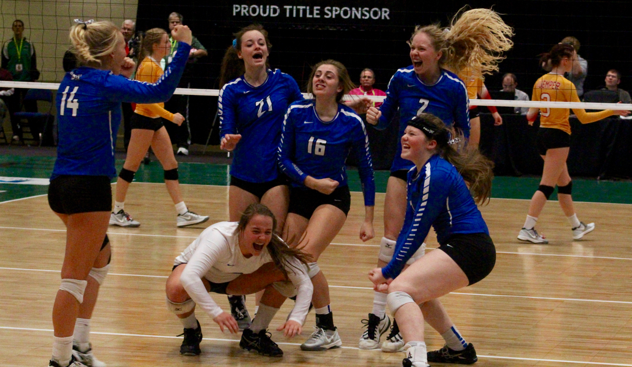 DikeNew Hartford volleyball sweeps Kuemper to reach state title game
